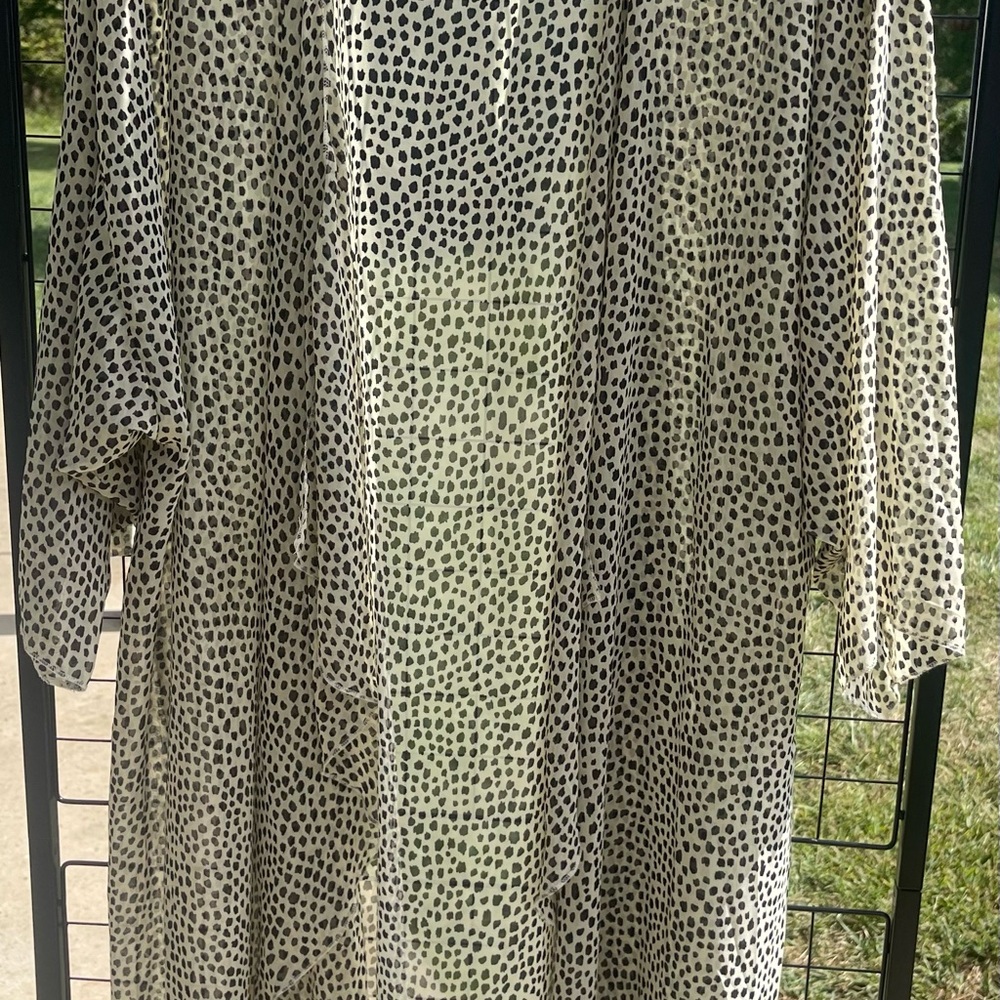 LuLaRoe Black and Cream kimono